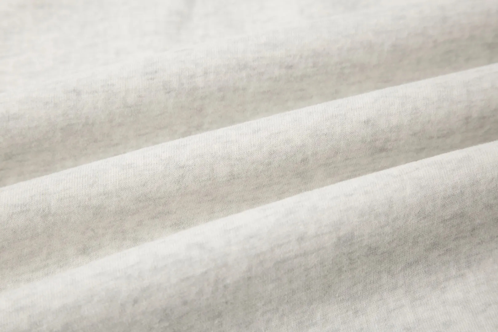 P240 White background picture [Evergreen for all seasons] Style number: 25003# Color: off-white/light pink/light blue/oatmeal gray/light floral gray/dark floral gray/red/brown/black and red label/black and white label/saffron label/hidden white label Size: S to 370g double-sided cotton heavyweight fabric✅ - Original same 7.5CM widened thread processing✅ - Front collar patchwork triangle block, four-needle six-thread topstitch design✅ - RL four-season classic style, loose fit, easy for both men and women to control, simple and clean, versatile, no mistakes, exposed topstitching, patchwork triangle, 1.3cm retro primary color hook drawstring, full of details